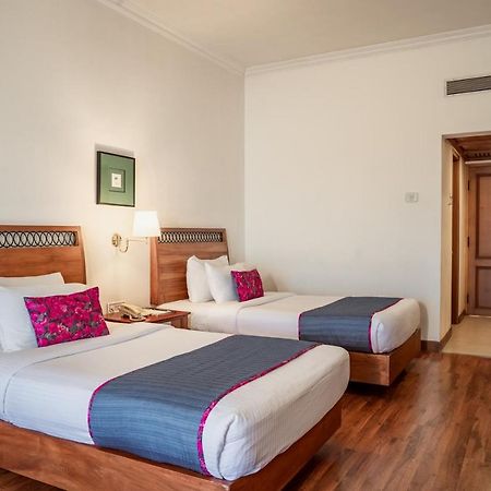 Hotel The Avenue Regent Kochi Esterno foto