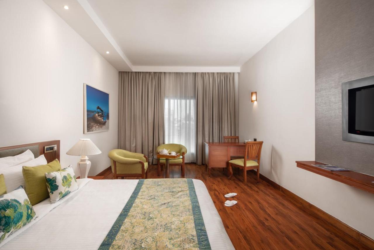 Hotel The Avenue Regent Kochi Esterno foto